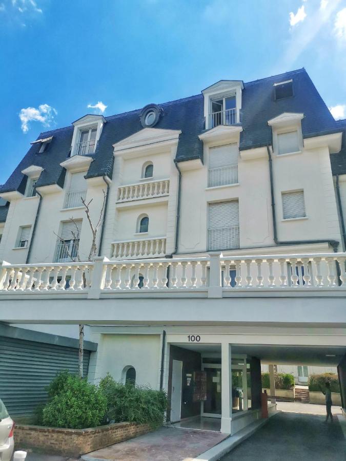 Le 100 Brossolette Lägenhet Noisy-le-Grand Exteriör bild